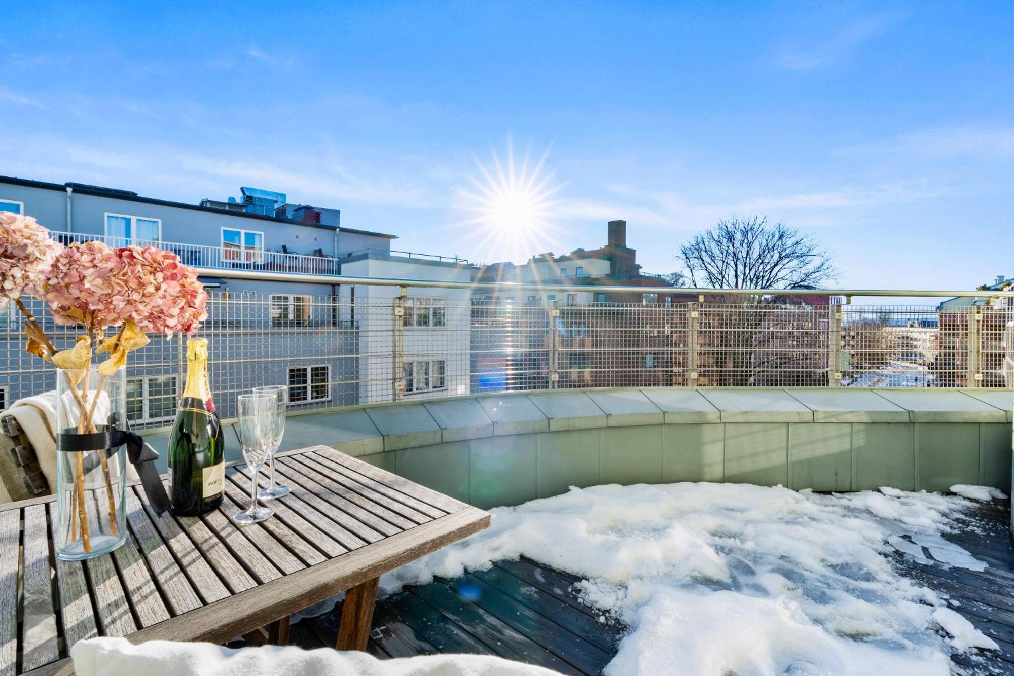 Top Floor With Balcony - Super Central - 5 Pax Oslo Exterior photo